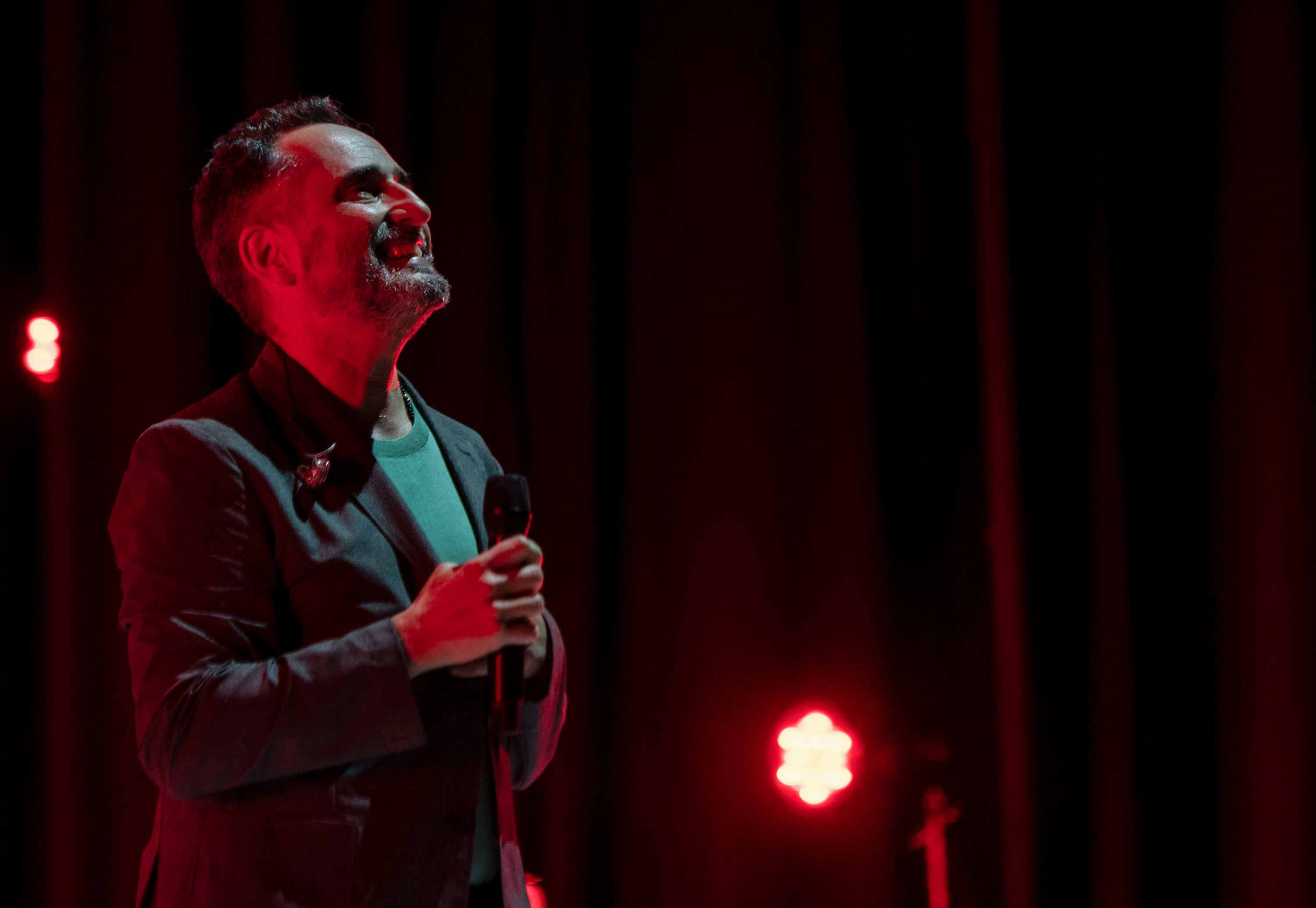 Drexler agradeció una y otra vez al público por haber llenado el teatro en tiempos de crisis económica y sanitaria. 