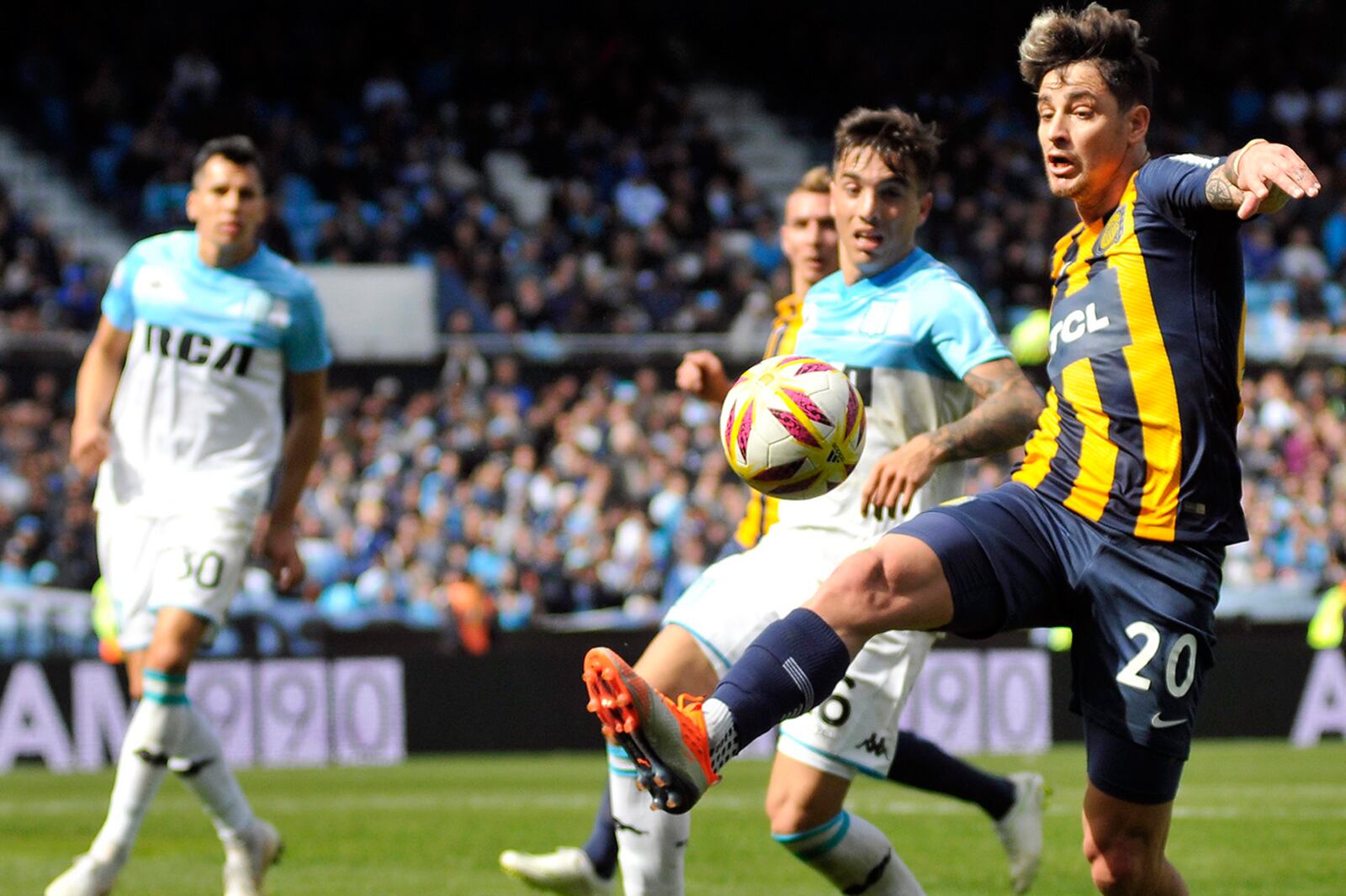 Central espera por los goles de Zampedri en Paraná para soñar con el triunfo.