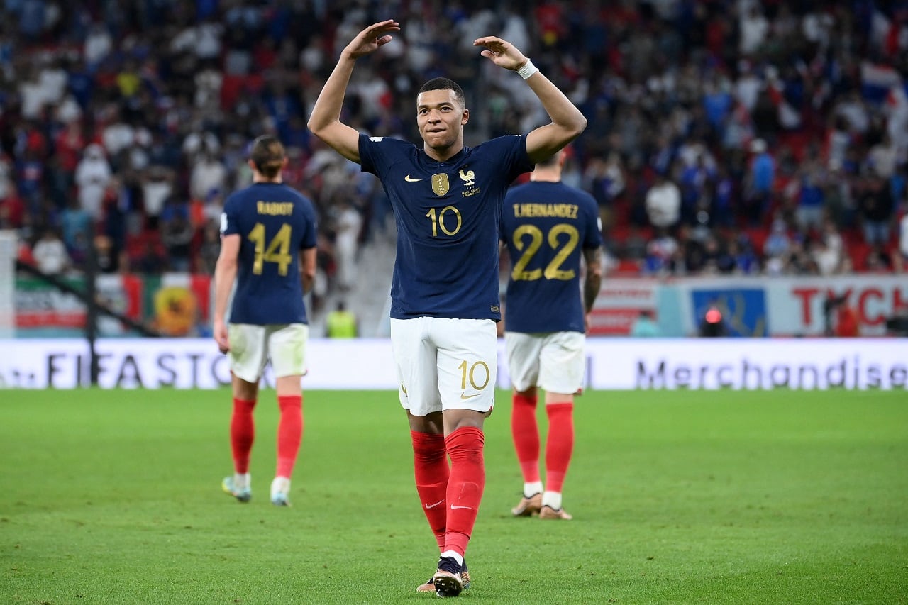 Mbappé la rompió toda: dos goles y una asitencia para Francia