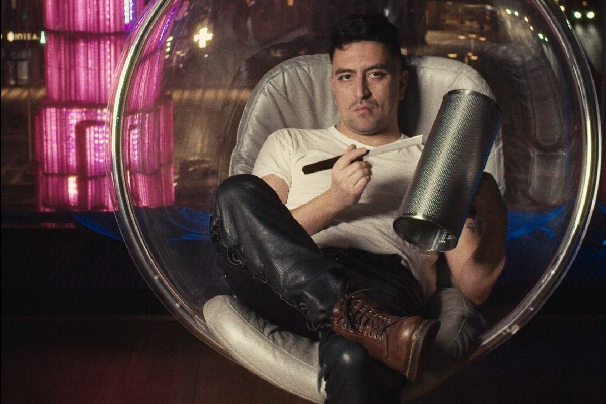 Un güiro y una cápsula de diseño: ese crossover hace de Talisto un artista único en su especie