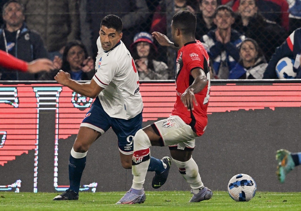 Suárez en acción en su regreso