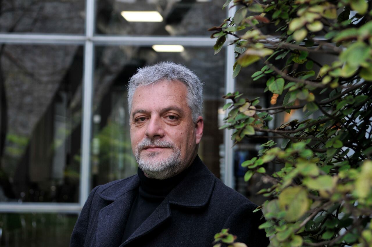 "Cuando uno mira durante mucho tiempo algo, se despliega la memoria", dice Fontán. 