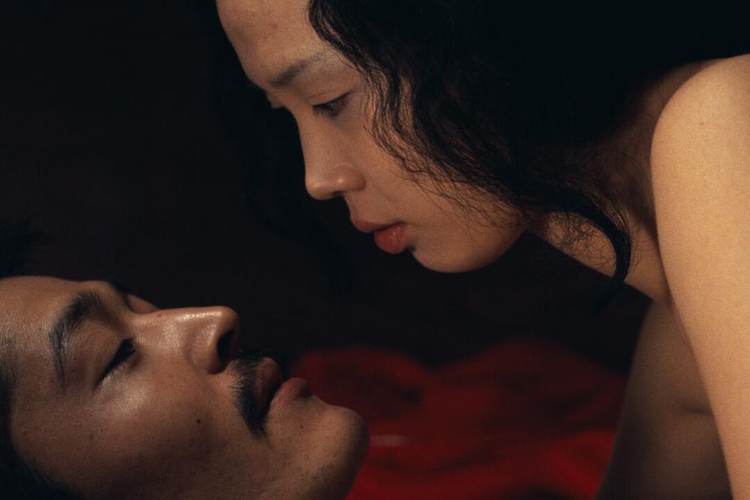 El imperio de los sentidos, una película sobre la relación física y emocional entre dos amantes.