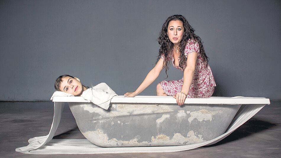 Vera Dalla Pasqua y Florencia Michalewicz protagonizan esta obra que se puede ver hoy en La Carpintería.