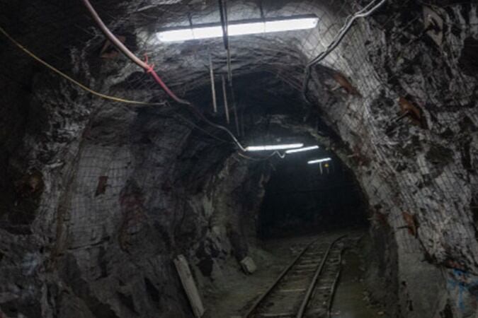 Perú: un grupo de 17 mineros quedó atrapado en un socavón tras un derrumbe