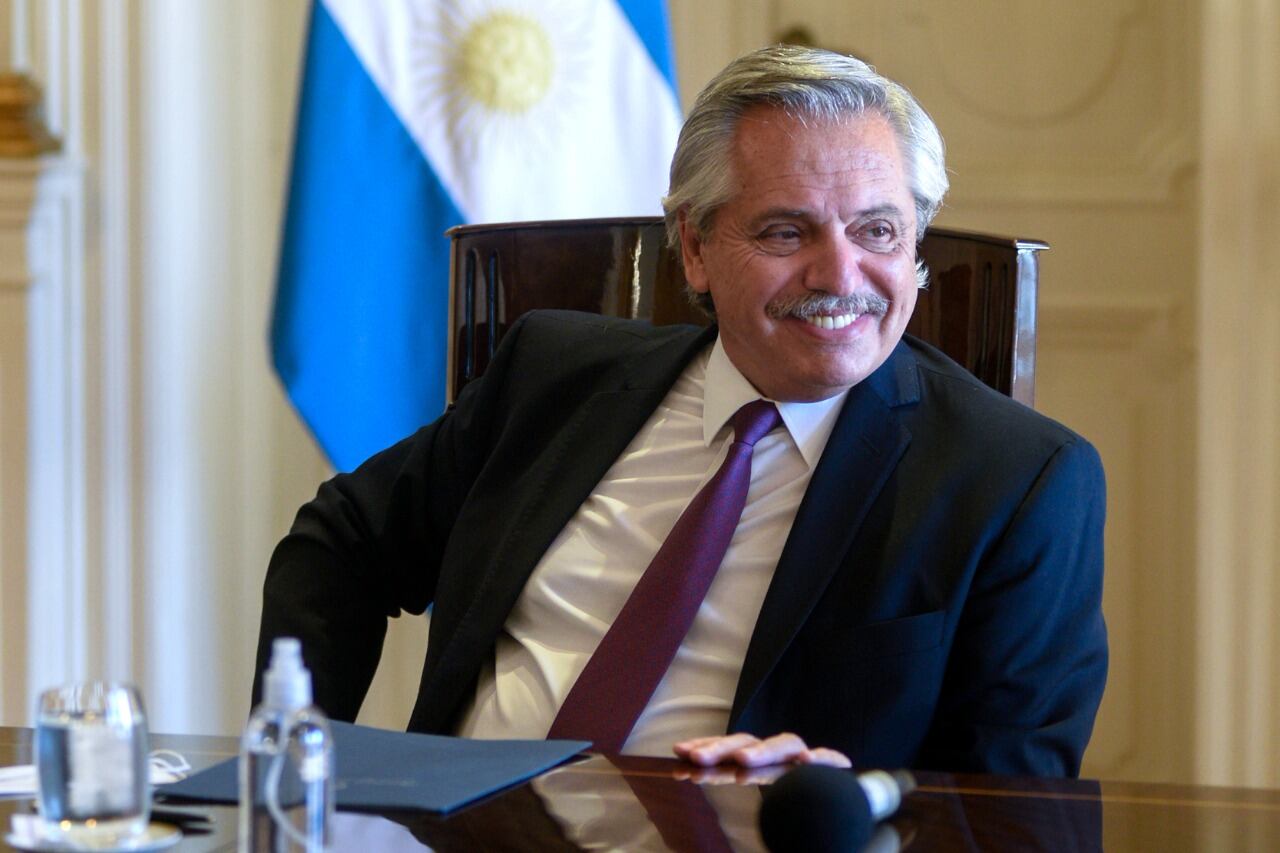 "El aborto seguro, legal y gratuito es ley. A ello me comprometí que fuera en los días de campaña electoral", escribió el Presidente.