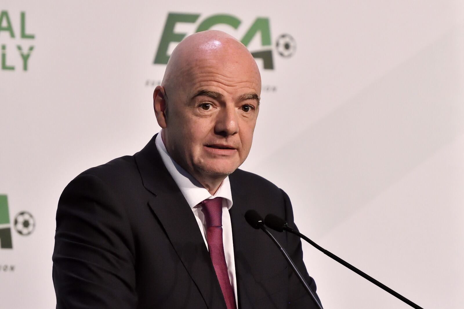 Infantino llegó de Indonesia y se fue a Paraguay para el Congreso de la Conmebol.