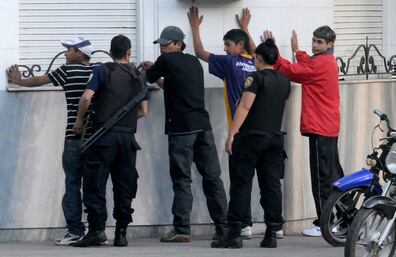 "El Estado toma contacto con los chicos a través de las fuerzas de seguridad", denuncian.