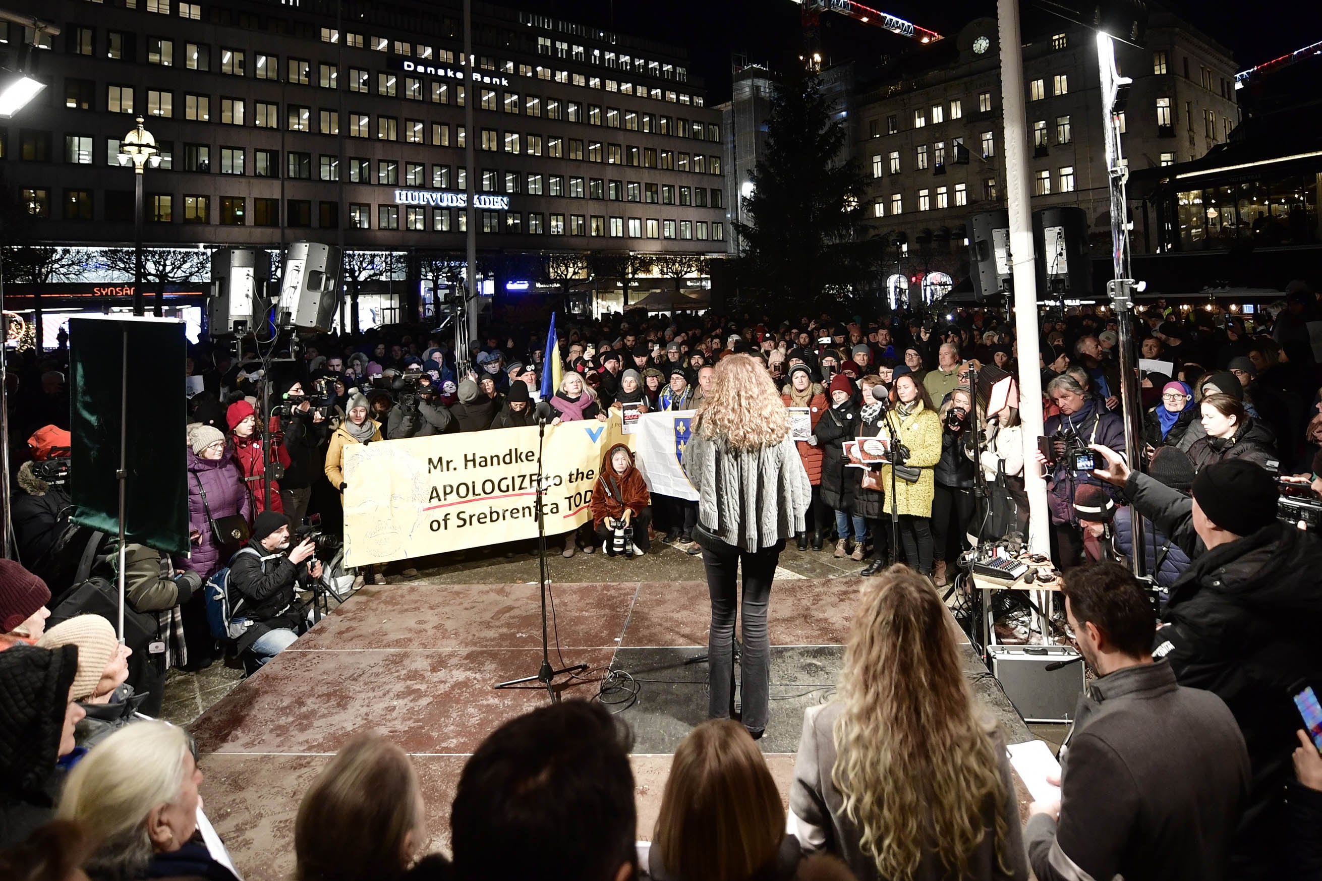 Ni siquiera la nevada disuadó a los manifestantes.