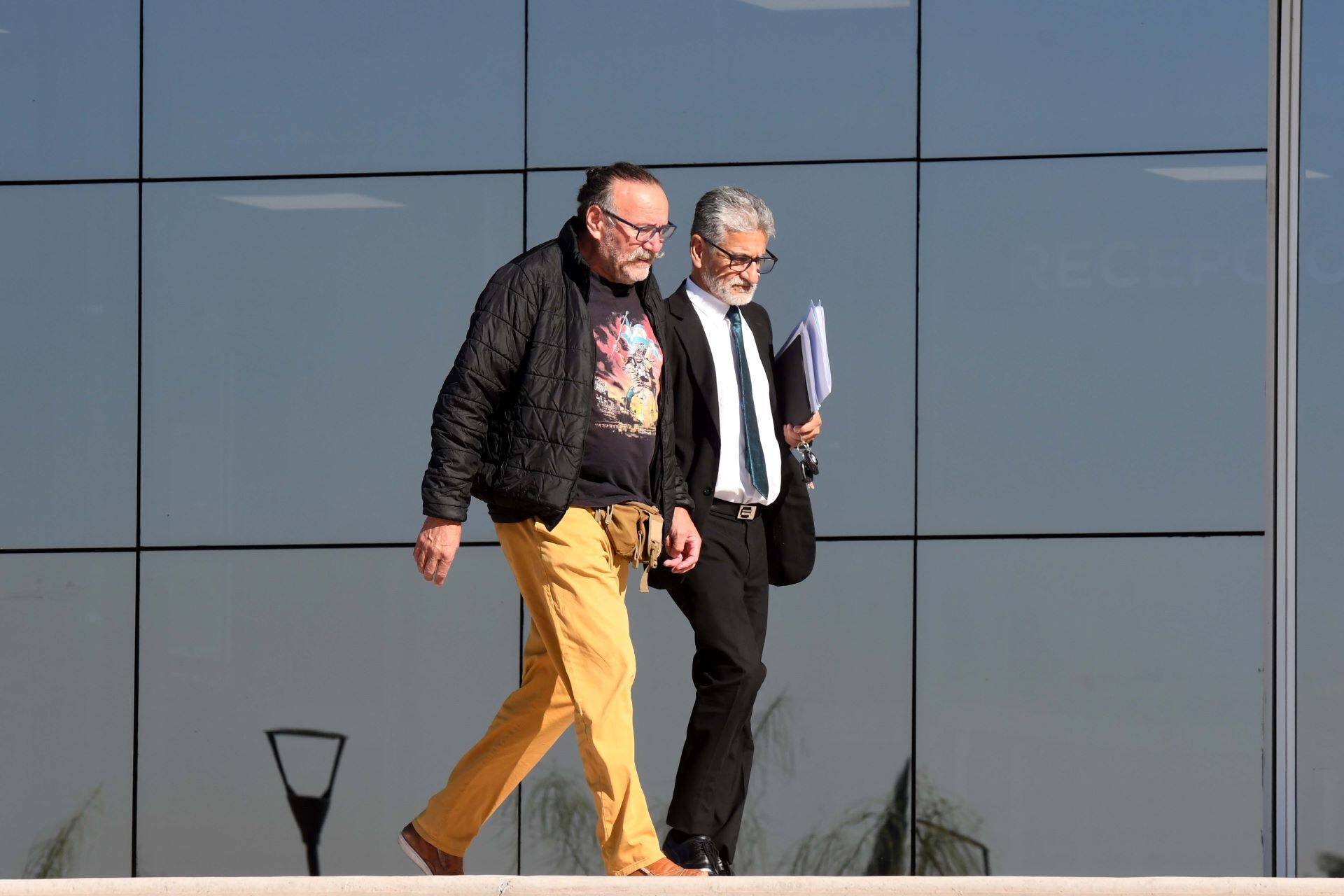 El humorista Cacho Garay sigue con detención domiciliaria en el marco de la causa en su contra por violencia de género contra su expareja.