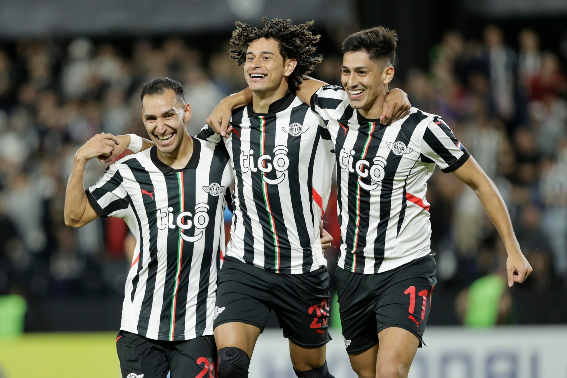 Los jugadores paraguayos en pleno festejo