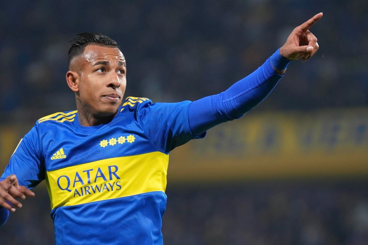 La ex pareja de Sebastián Villa contó ante la Justicia que el 26 de junio del año pasado el futbolista intentó ahorcarla y luego abusó sexualmente de ella (Foto: NA)