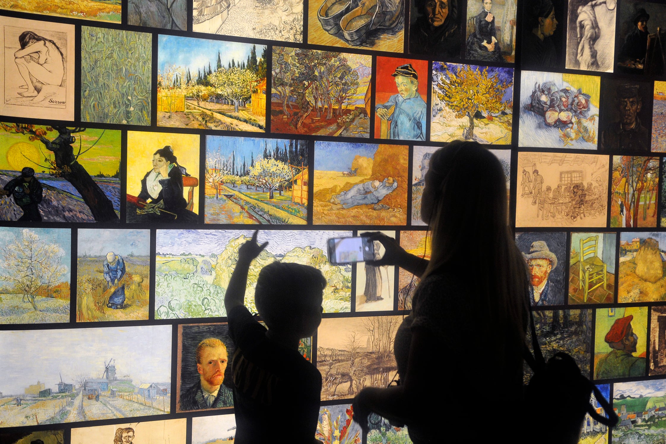 Casi todas las reproducciones de Meet Vincent van Gogh se pueden tocar.