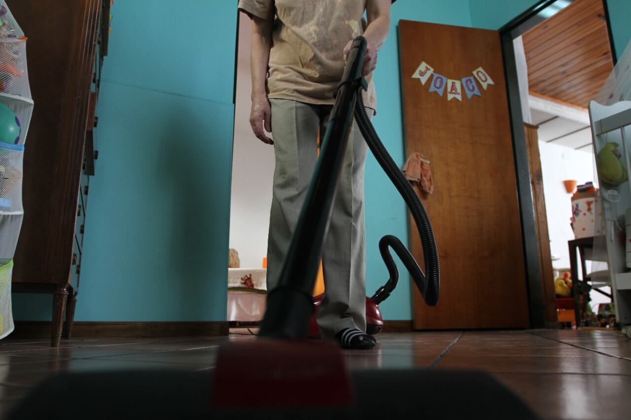 El aumento a los trabajadores de casas particulares será en dos cuotas: del 6 por ciento en noviembre y un incremento del 7 por ciento en diciembre.