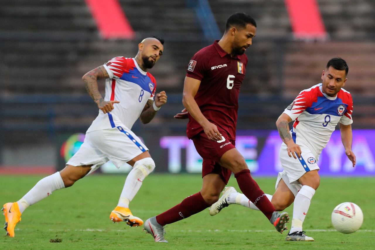 Los jugadores que actúan en Europa están con problemas para ser cedidos.