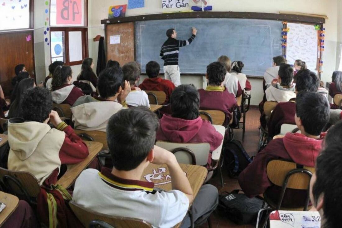 El acuerdo incluye un tope de aumento para el inicio de clases de 16,38% y a partir de ahí un sendero de 3,35% hasta junio.