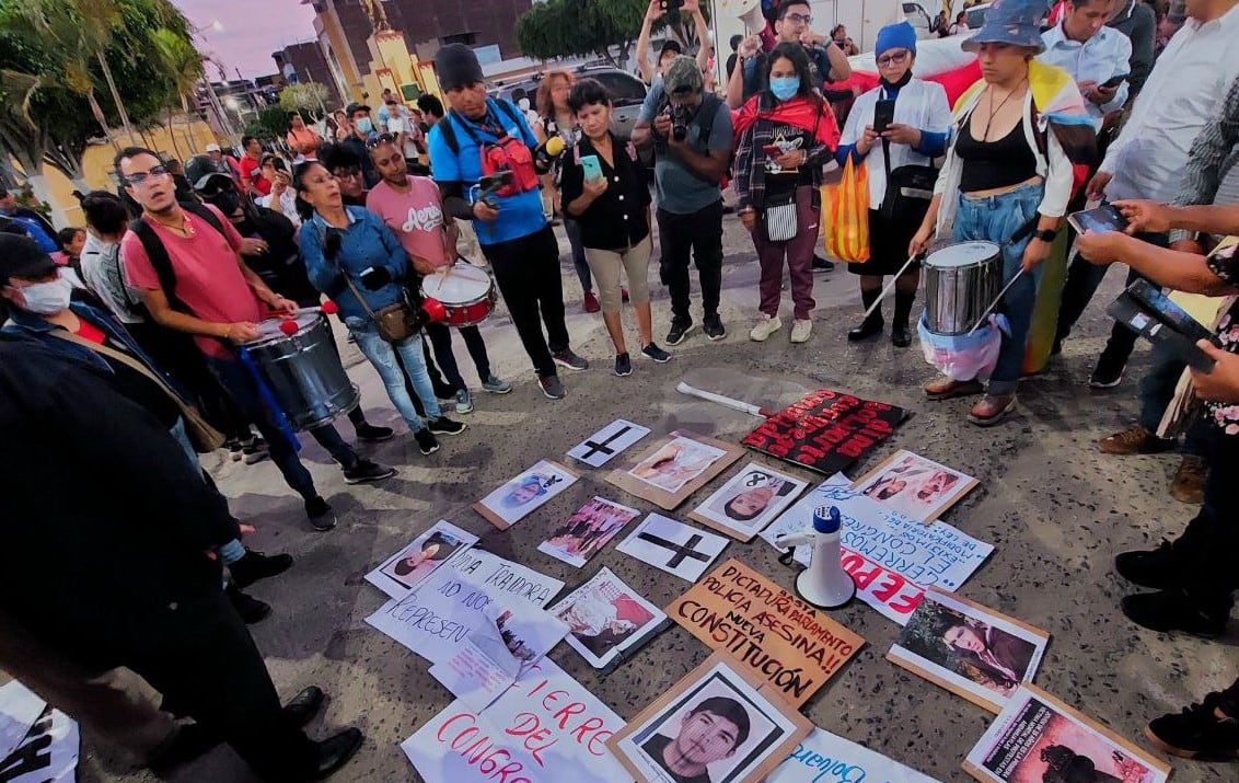 Las calles de todo el país se llenaron de consignas: el entrenamiento de las mujeres para expresar el descontento popular puebla todo Perú.