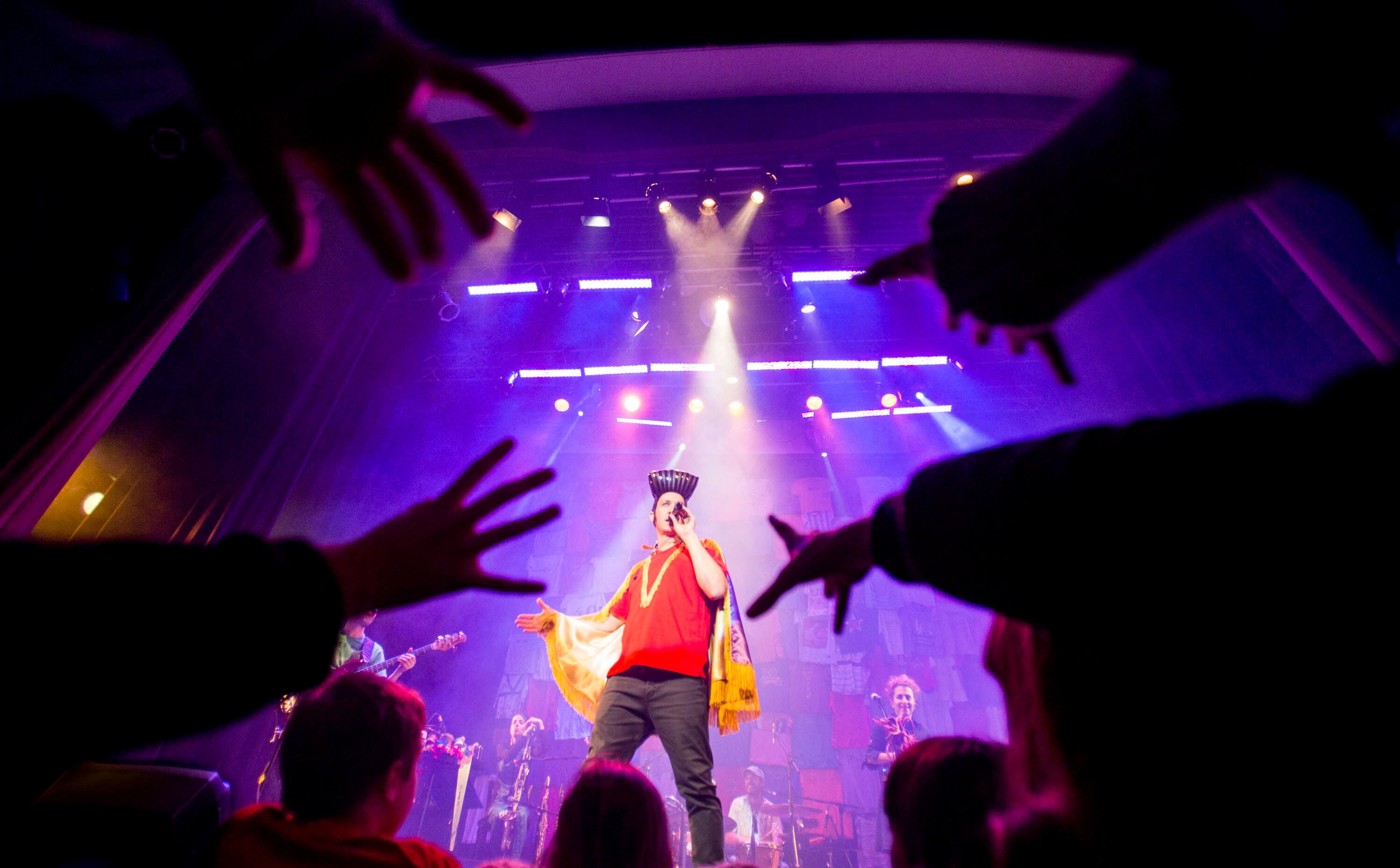 "El más grande", uno de los personajes de las canciones de Capitán Sanata. 