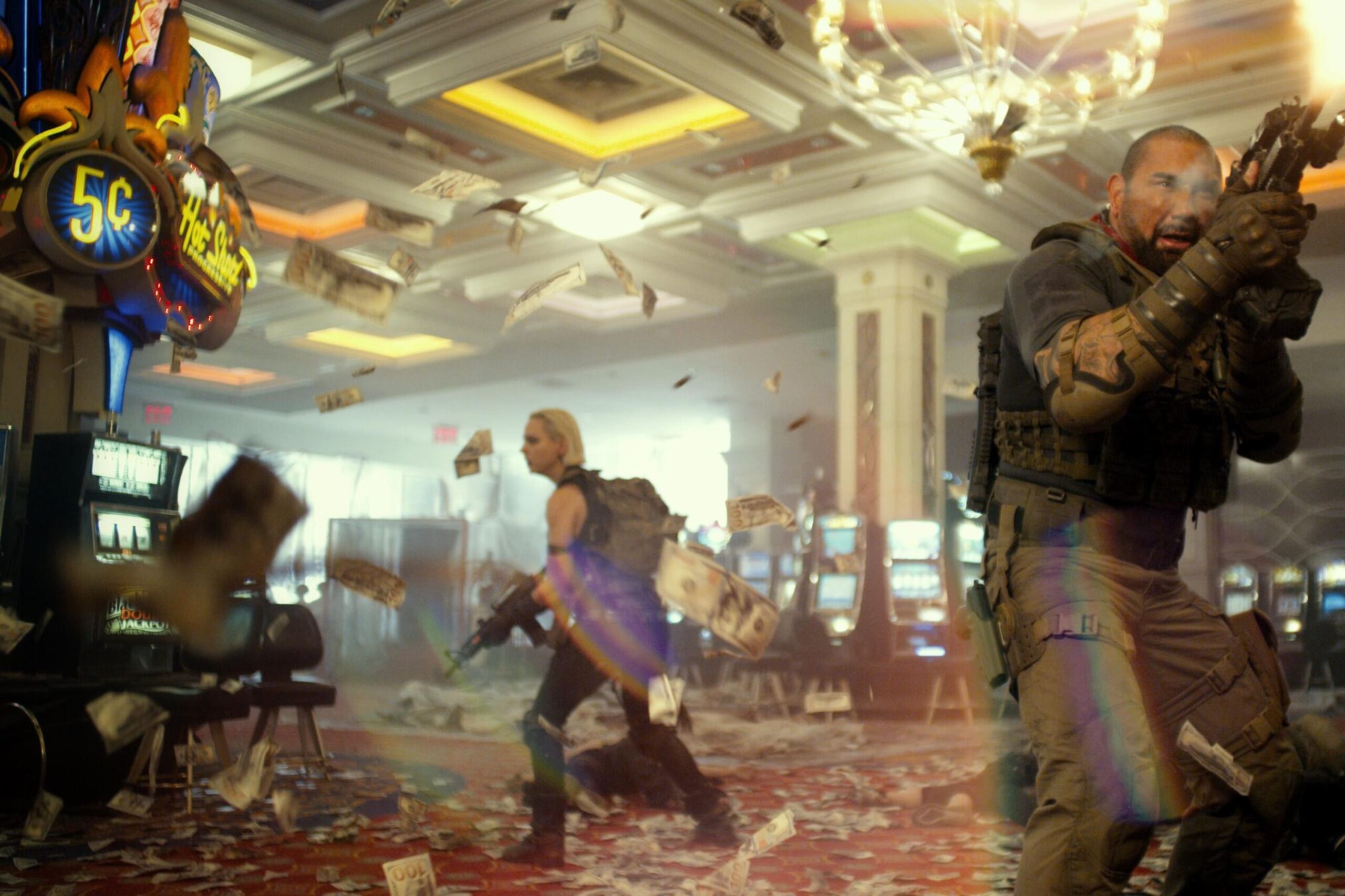 Los protagonistas son un grupo de mercenarios contratados para robar la caja fuerte de un hotel casino.