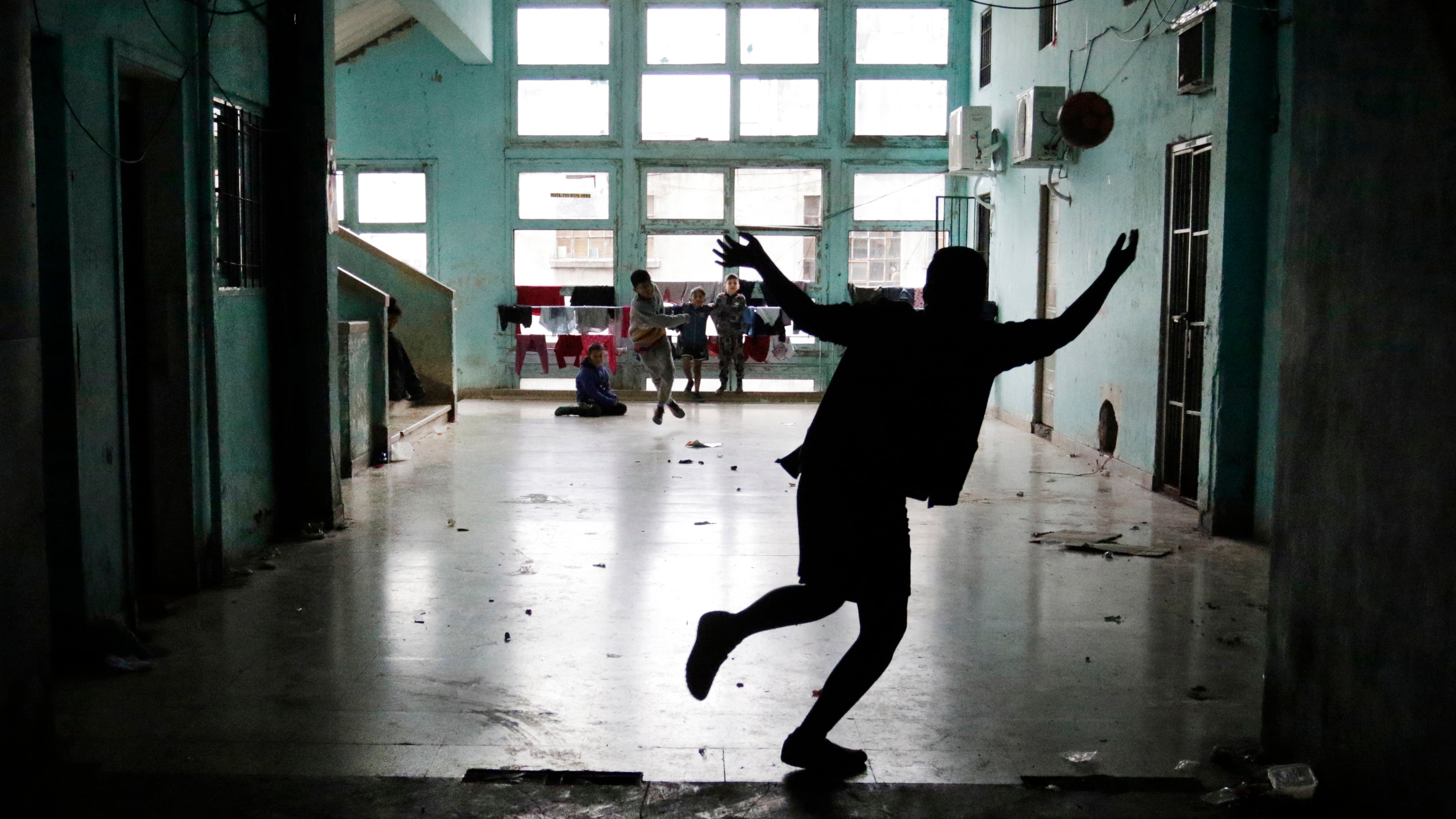 El Casa Santa Cruz fue vendido con los habitantes adentro.