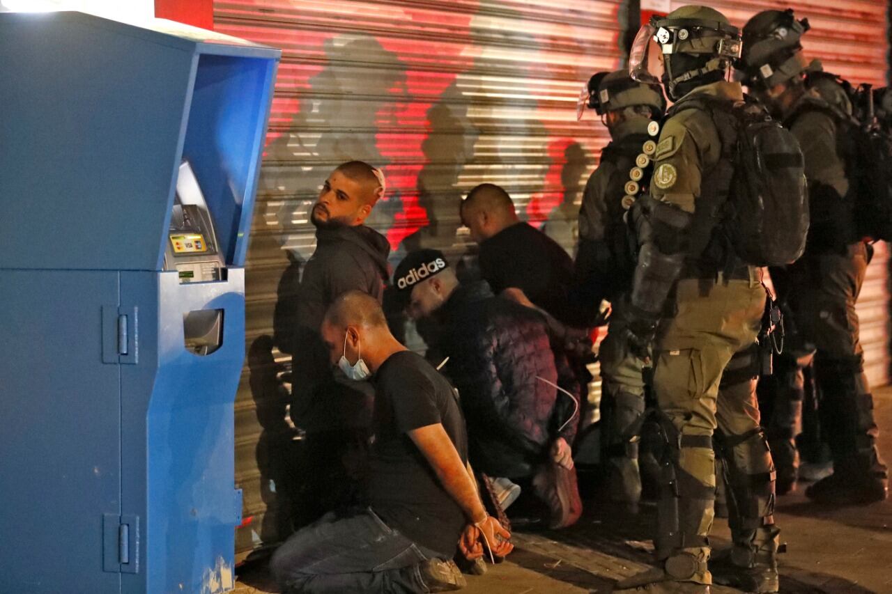 La cohabitación árabe-israelí se hace añicos en Lod.