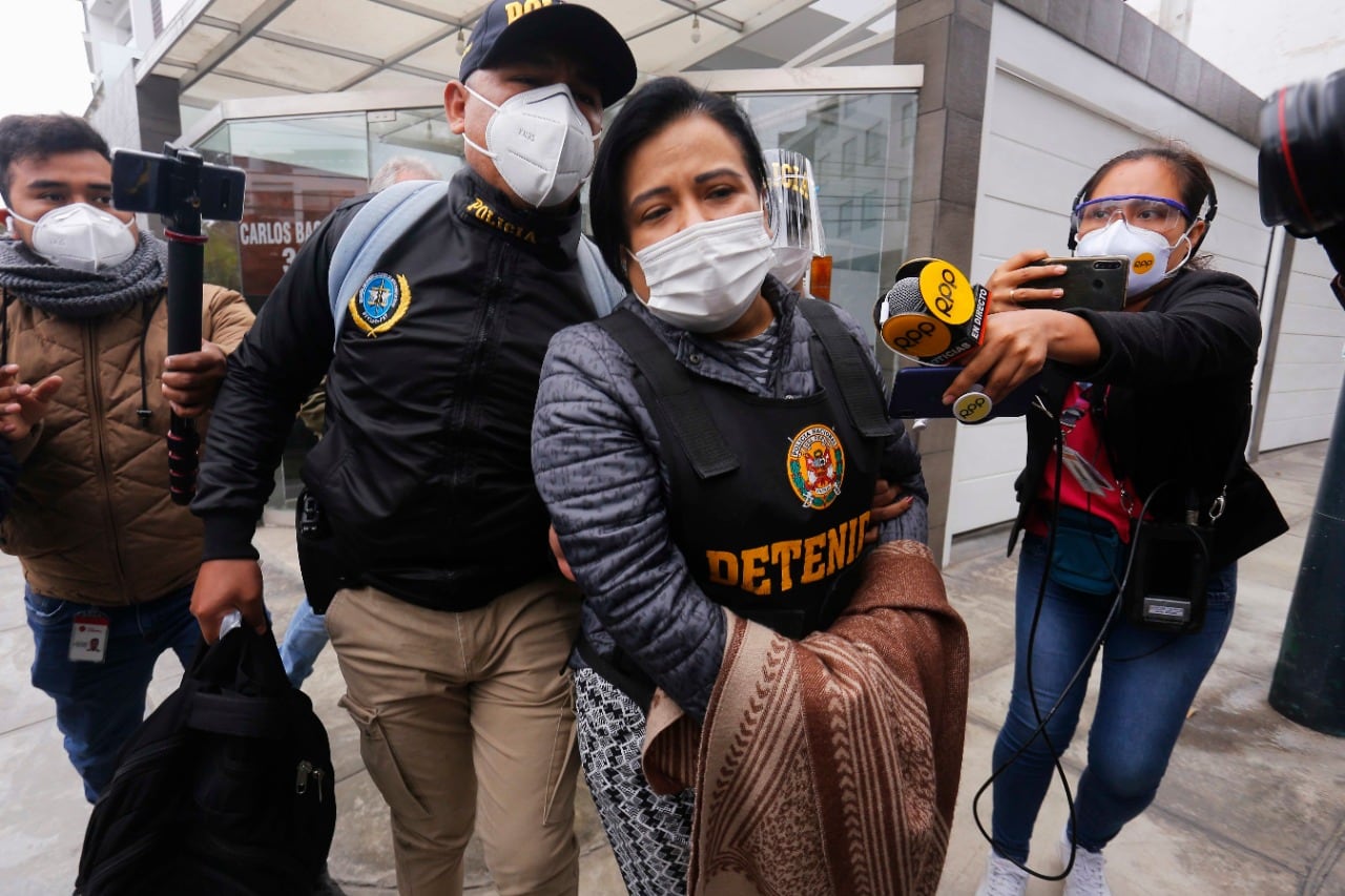 Detienen a la ex secretaria general de Palacio de Gobierno, Mirian Morales.