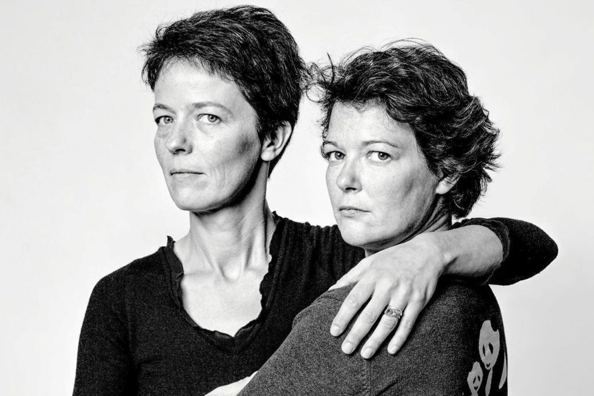 Un estudio demostró que las personas muy parecidas, aunque sean completamente desconocidas, pueden compartir ADN. Imagen: François Brunelle