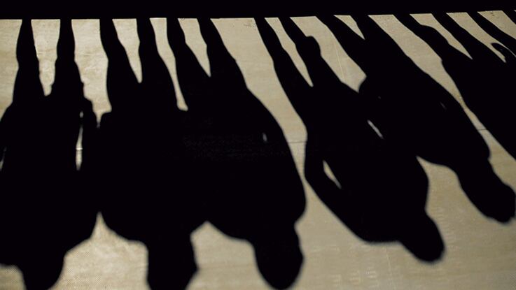 Un traslado de los detenidos por la violación en el camping El Durazno, de Miramar.