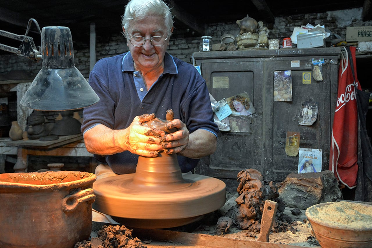 Winkler da visitas guiadas, tiene alumnos de 9 a 90 años y trabaja con su hijo Fernando Andrés.