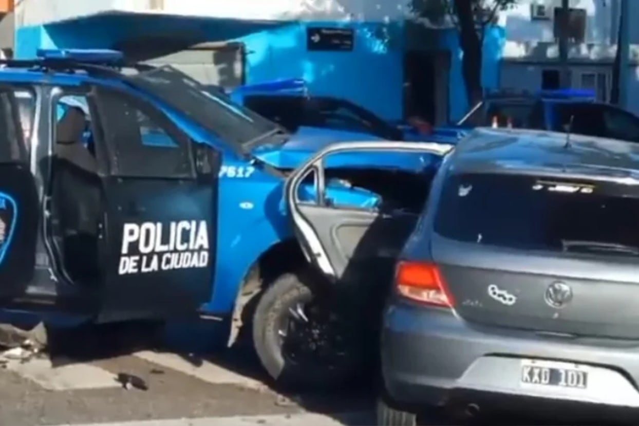 10 heridos tras el choque entre un patrullero y el auto partícular que chocaron en Barracas.