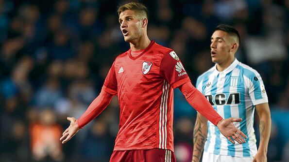Bruno Zuculini, en Avellaneda, durante el partido de ida de los octavos de final.