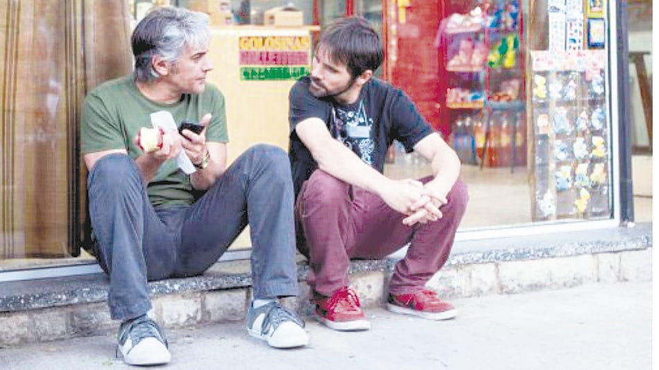 El personaje de Pablo Echarri compra el kiosco que frecuentaba en su infancia.