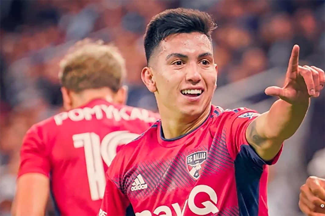 Alan Velasco está con un pie en la Ribera