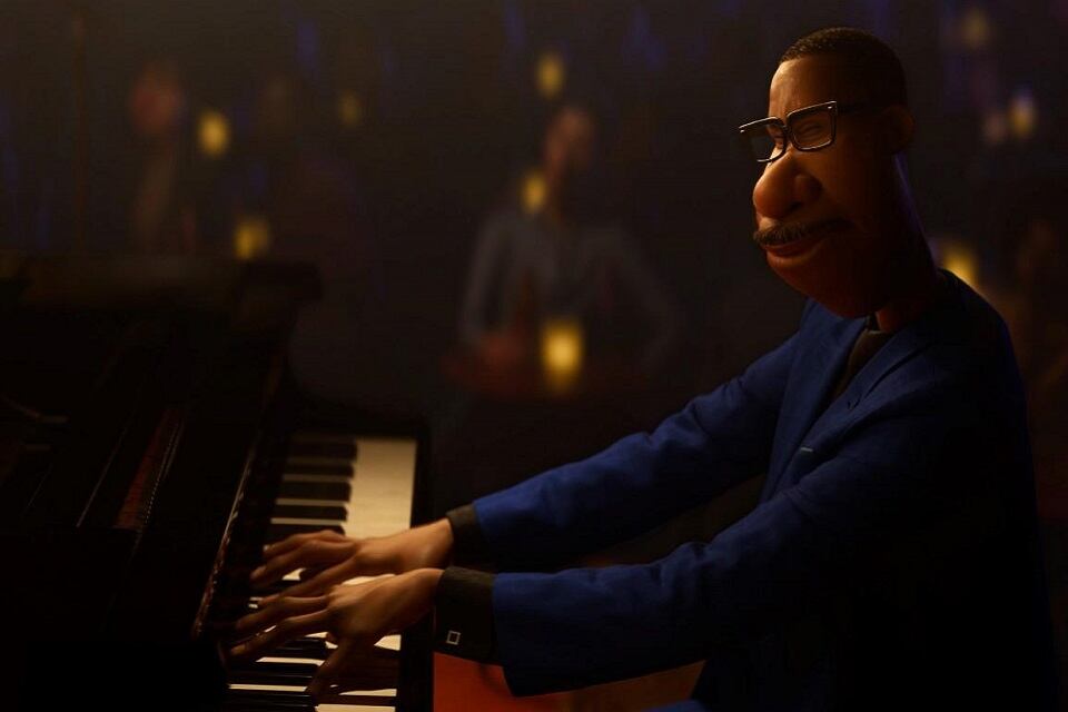 La música es el foco de "Soul", la película de Pixar-Disney con el pianista Jon Batiste como un profe de música de secundario.