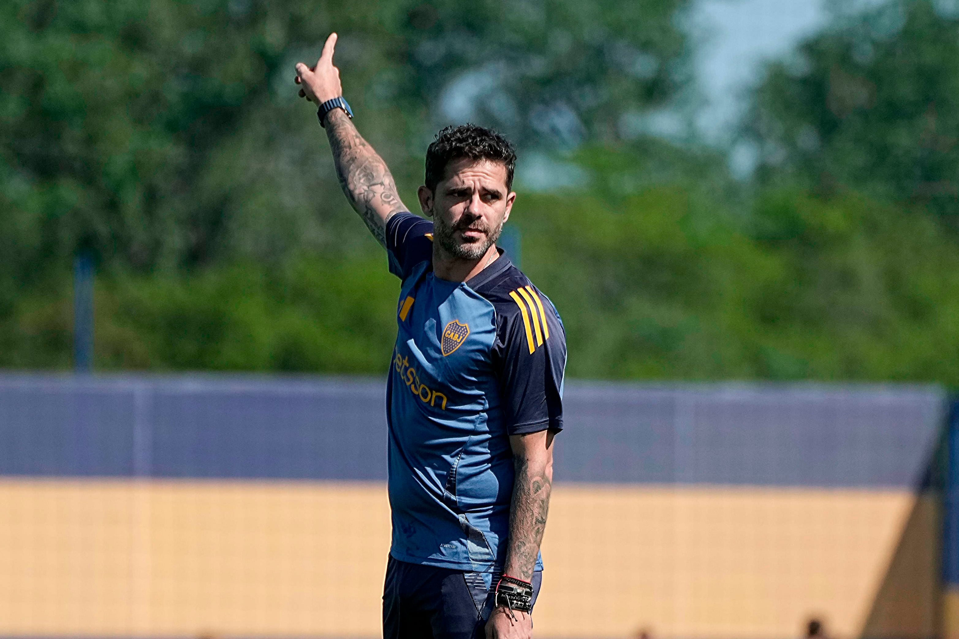 Gago no consigue darle indentidad al equipo