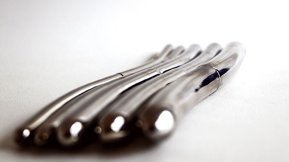 “ArquelogÍa de una experiencia, objeto 4. Dilatadores de Hegar: Entre los 8 y los 10 años el urólogo recomendó las “dilataciones”, violaciones médicamente legitimadas.