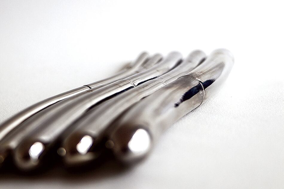 “ArquelogÍa de una experiencia, objeto 4. Dilatadores de Hegar: Entre los 8 y los 10 años el urólogo recomendó las “dilataciones”, violaciones médicamente legitimadas.