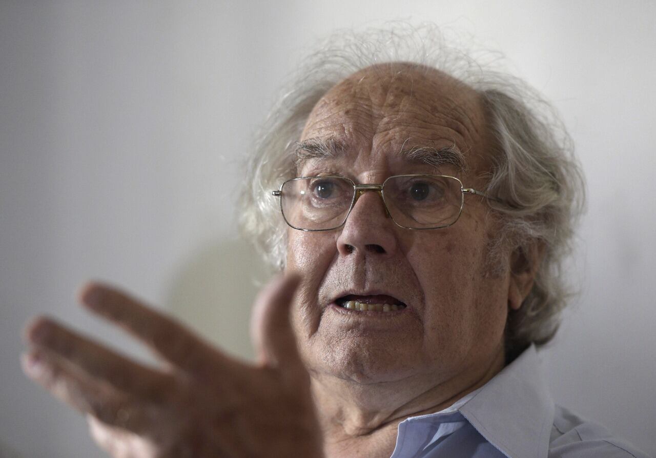 "La escritura, la plástica, el dibujo, para mí es todo un lenguaje. No hago diferencias."