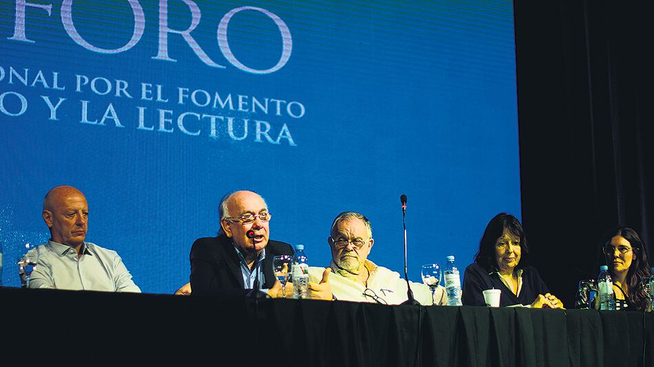 Lectura y Medios: H. Soriani (PáginaI12), P. Cáceres, M. Giardinelli, C. Mucci y K. Micheletto.