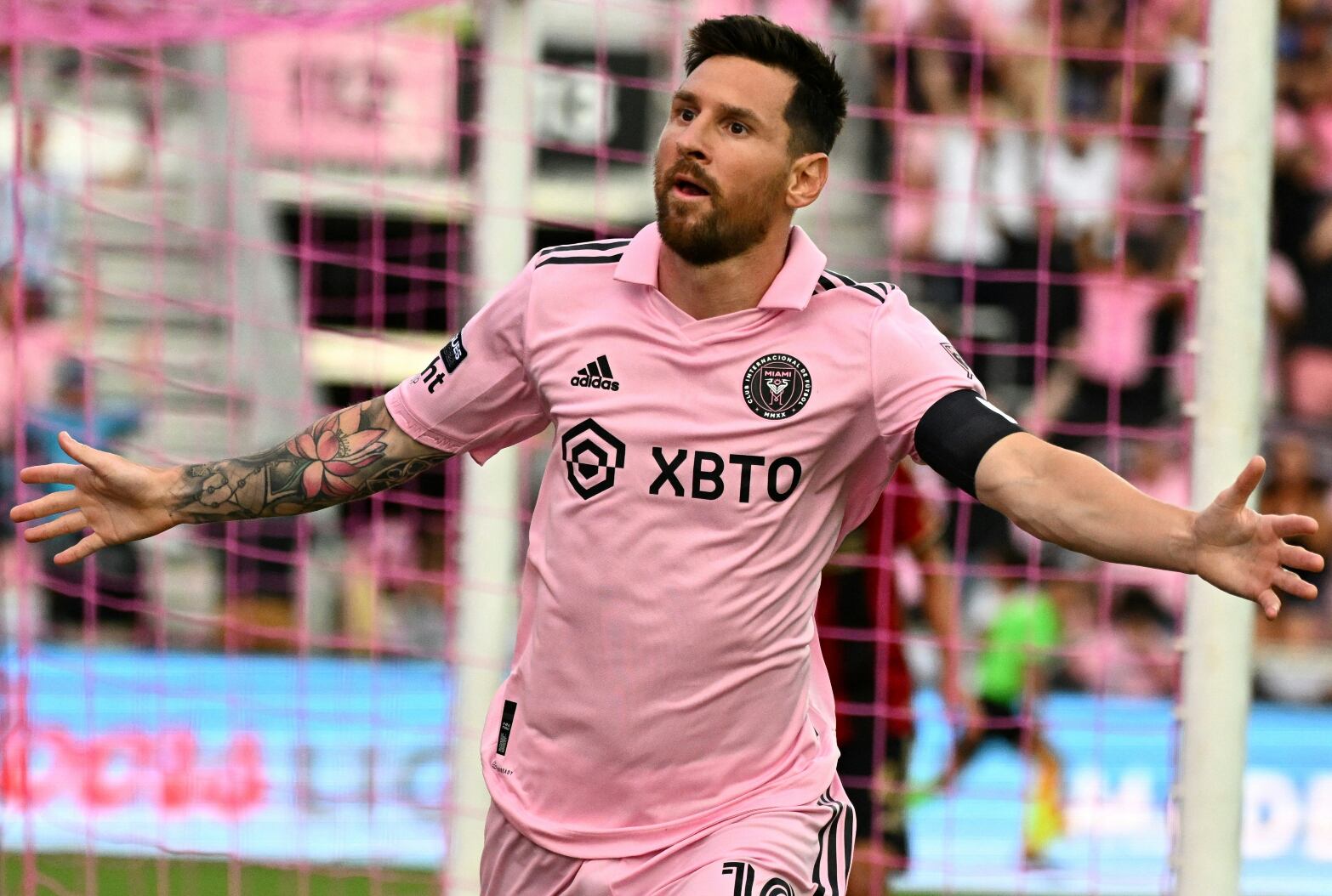 Lionel Messi festeja en la victoria del Inter Miami ante Atlanta United. 
