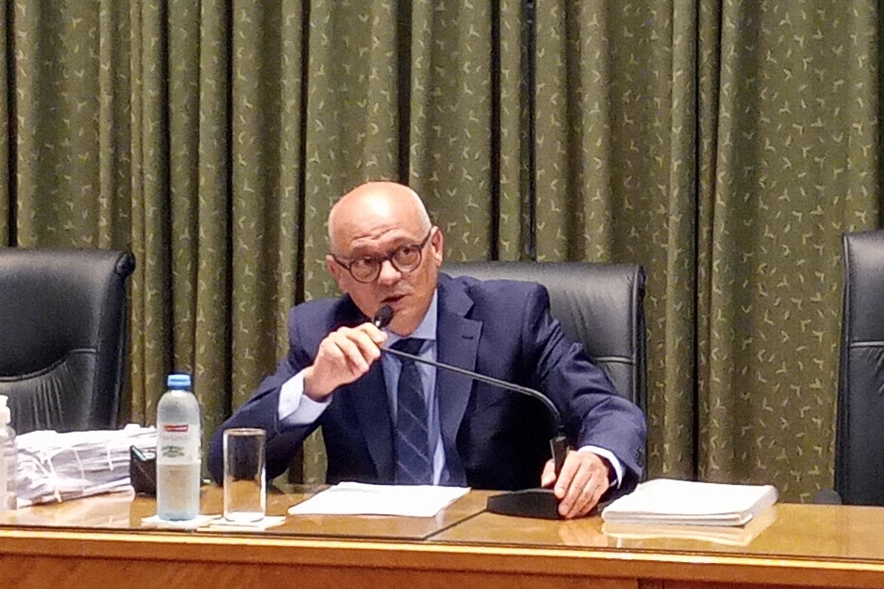 El camarista Sebastián Creus aceptó la intervención de Palabras. 