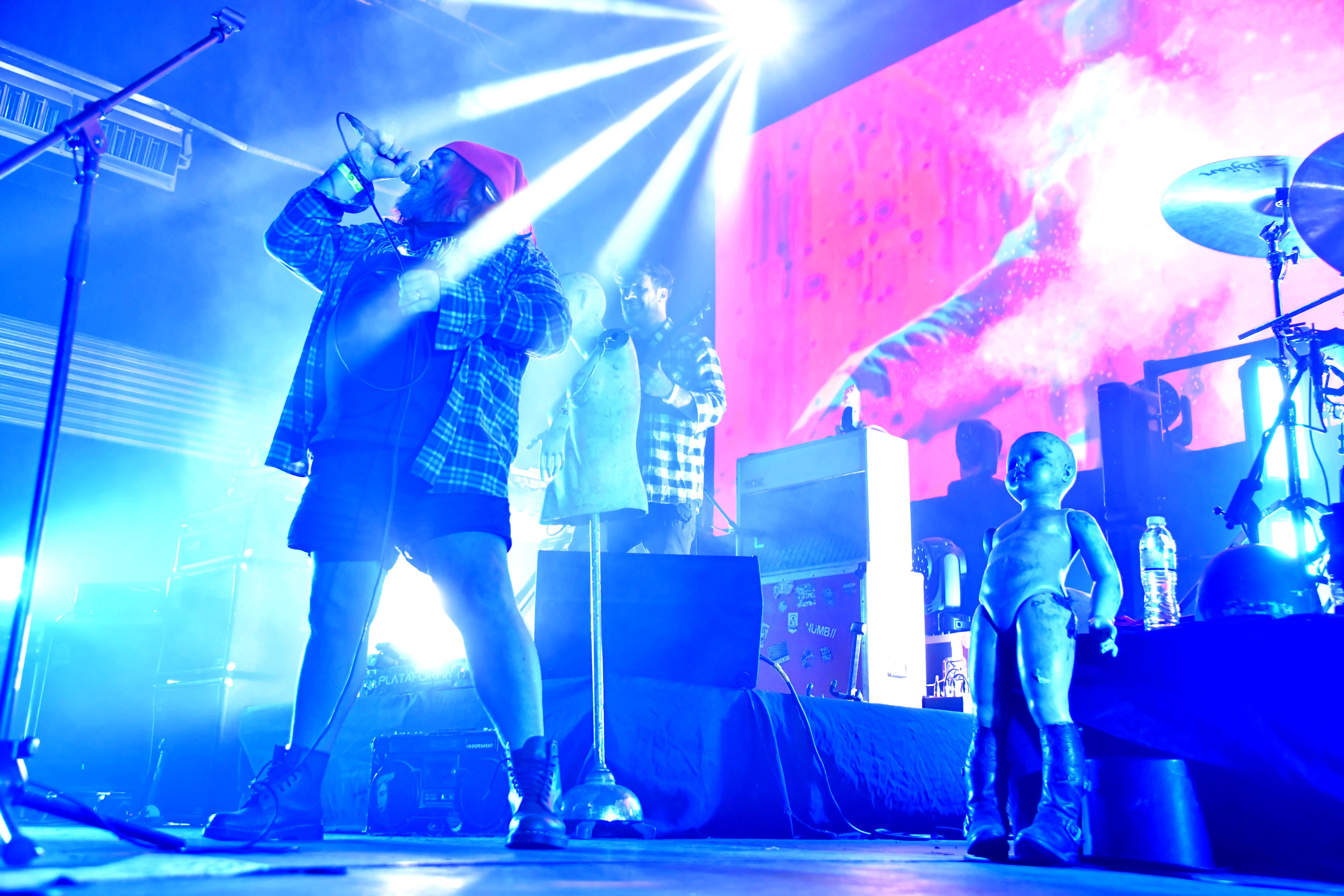 Walas afirmó que continúa siendo anarcopunk. 