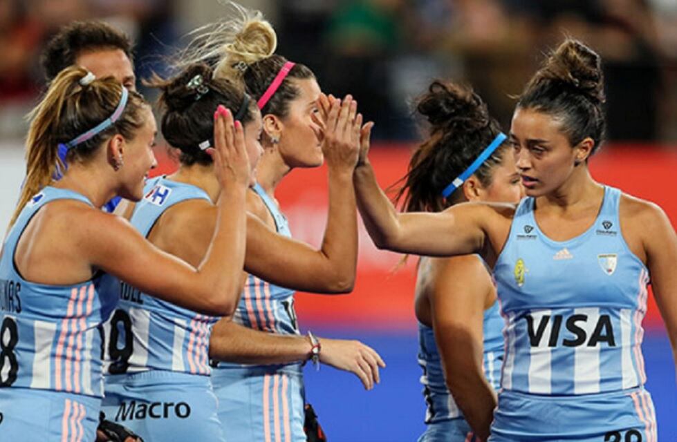 Las Leonas y el básquet de varones incorporan el semillero mientras el vóley y el fútbol femenino se profesionalizan. 