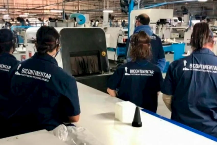 Trabajadores de Biocontinentar, hoy en estado de alerta.