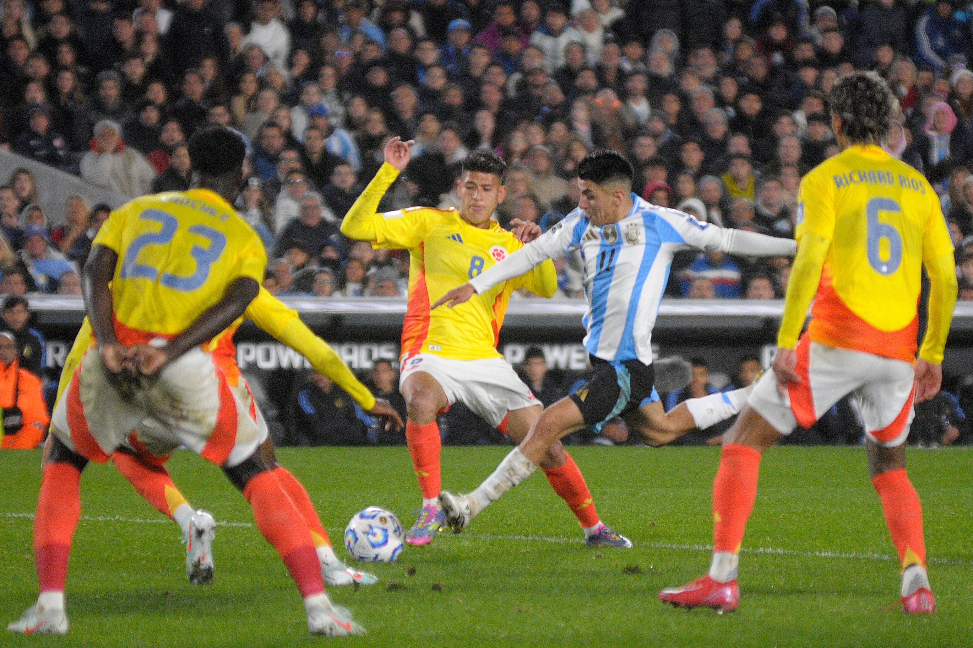 Almada durante las eliminatorias