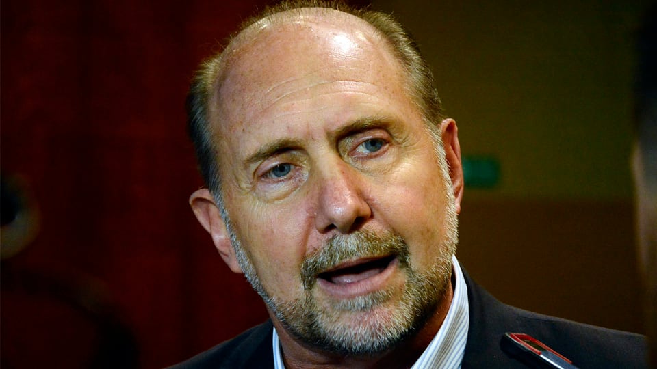 A Perotti le preocupa el rojo de la provincia que el socialimo minimiza en sus prioridades.