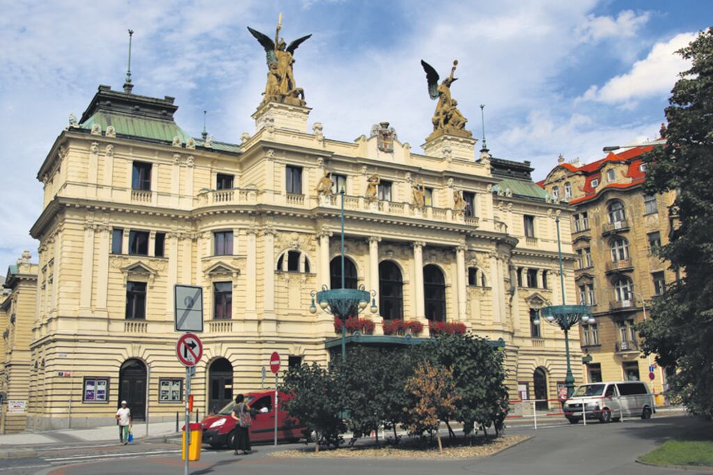 El Teatro Vinohrady, levantado cuando el barrio aún era una zona de viñedos fuera de Praga.