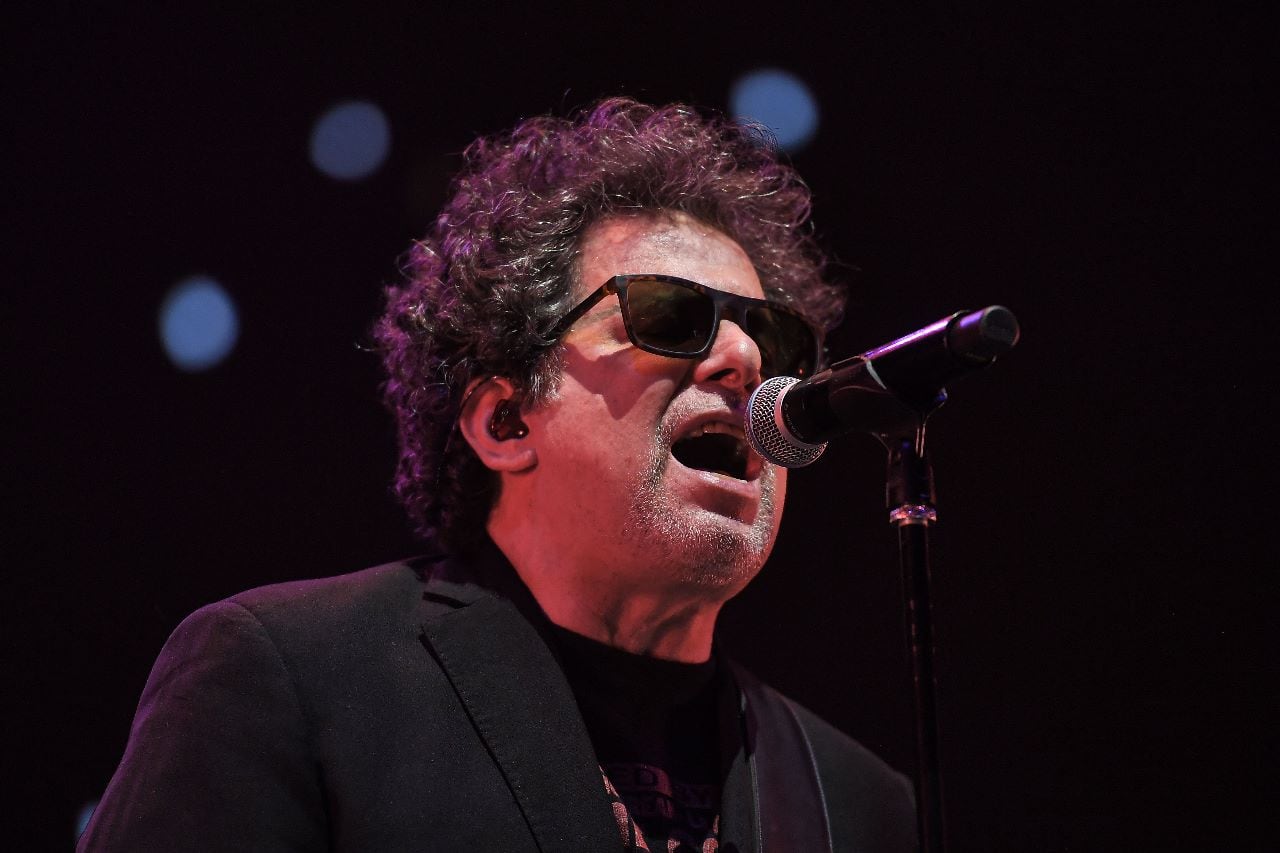 Calamaro abrió el show con "Bohemio" y lo cerró con "Los chicos".