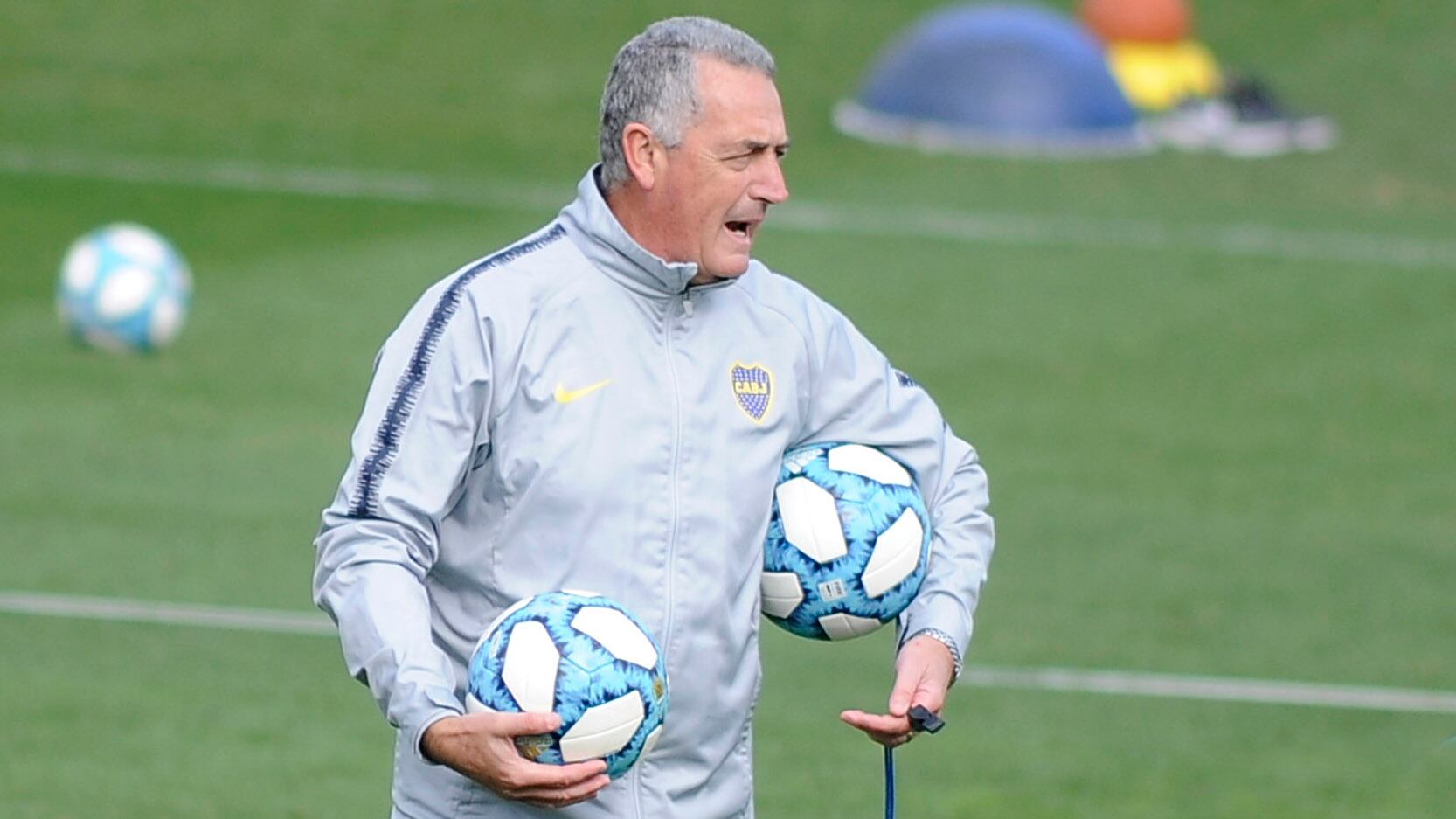 El DT Alfaro busca poner a Boca en las semifinales de Copa Libertadores.