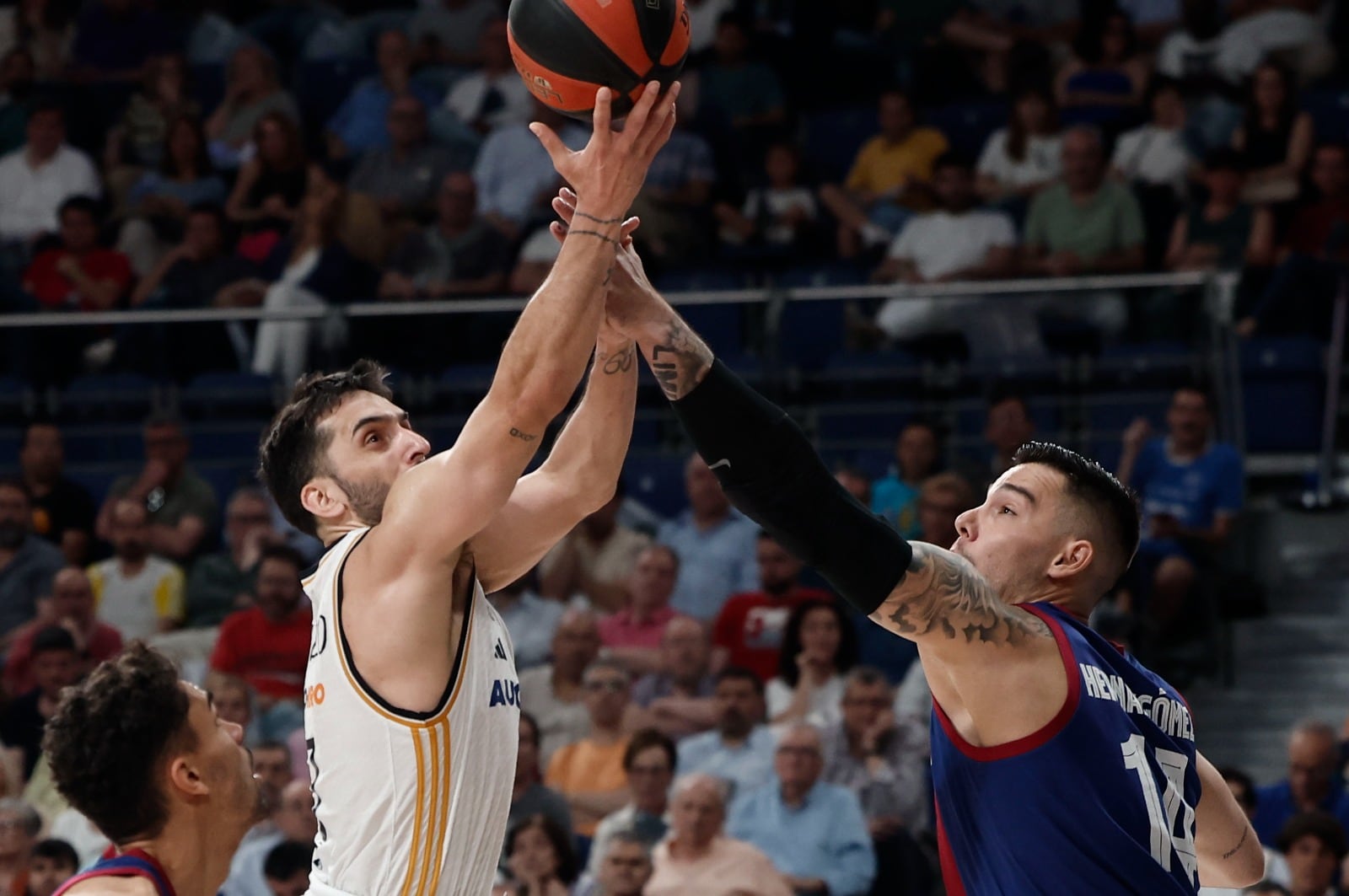 Campazzo lideró al Real Madrid en el primer partido